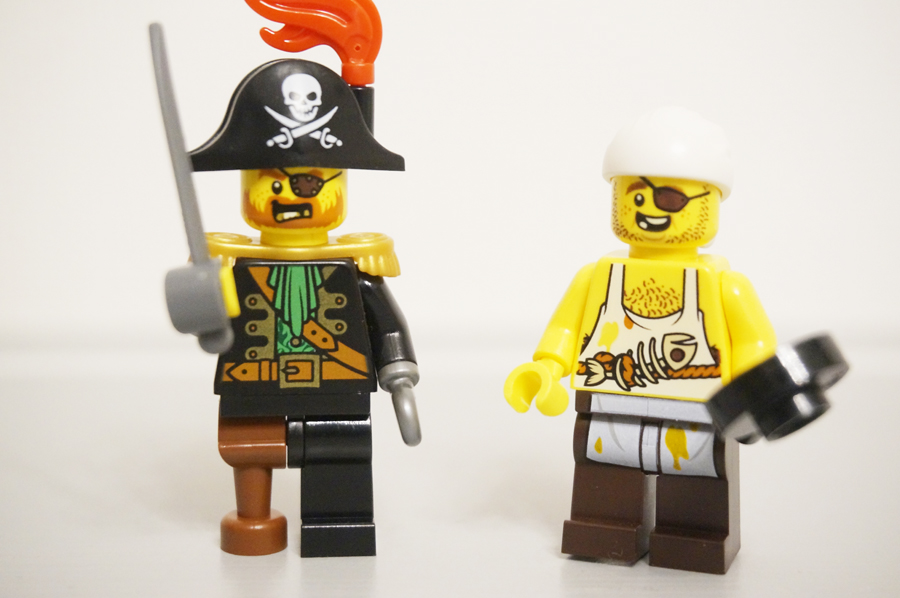 海賊のミニフィグ船長とコックさん