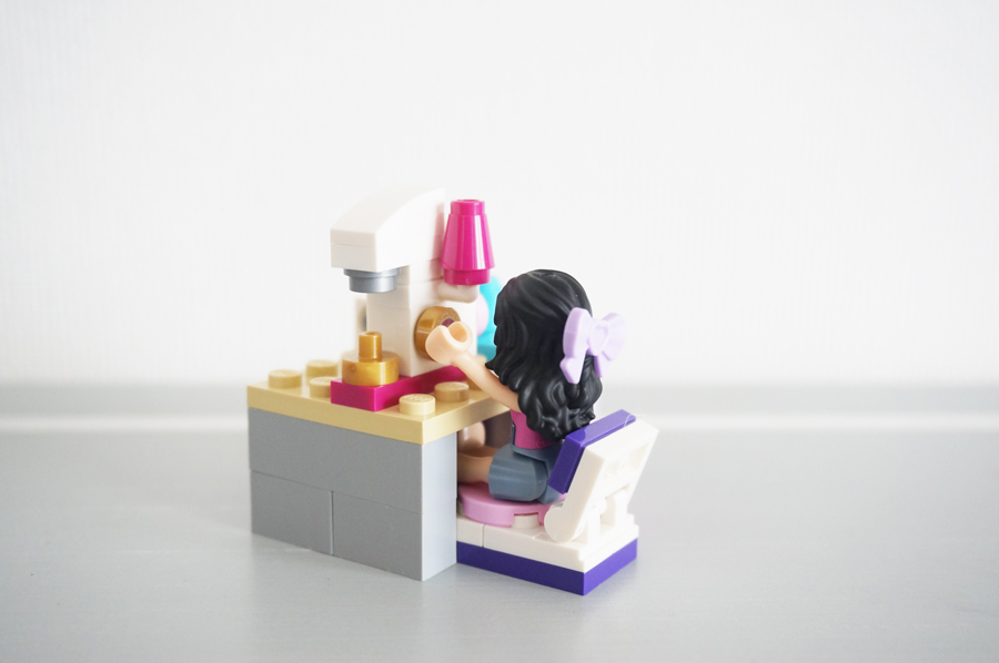 レゴのミシン台