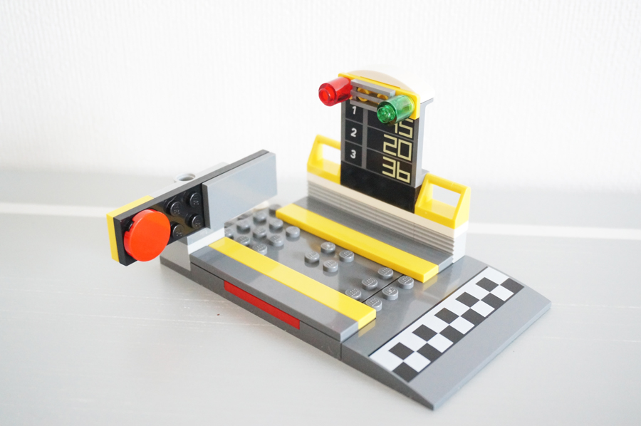 10730 LEGOジュニアカーズライトニングマックィーンのスピードランチャー