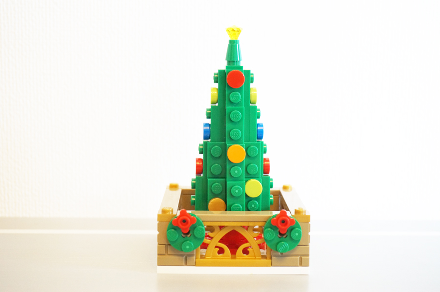 LEGO40263Christmas Town Square